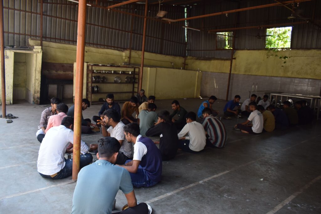 Anath balak bhojan 3